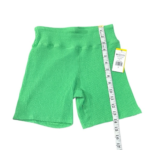 EleVen by Venus Williams Allure Biker Shorts M NWT | Green Apple Textured Knit - Picture 4 of 6
